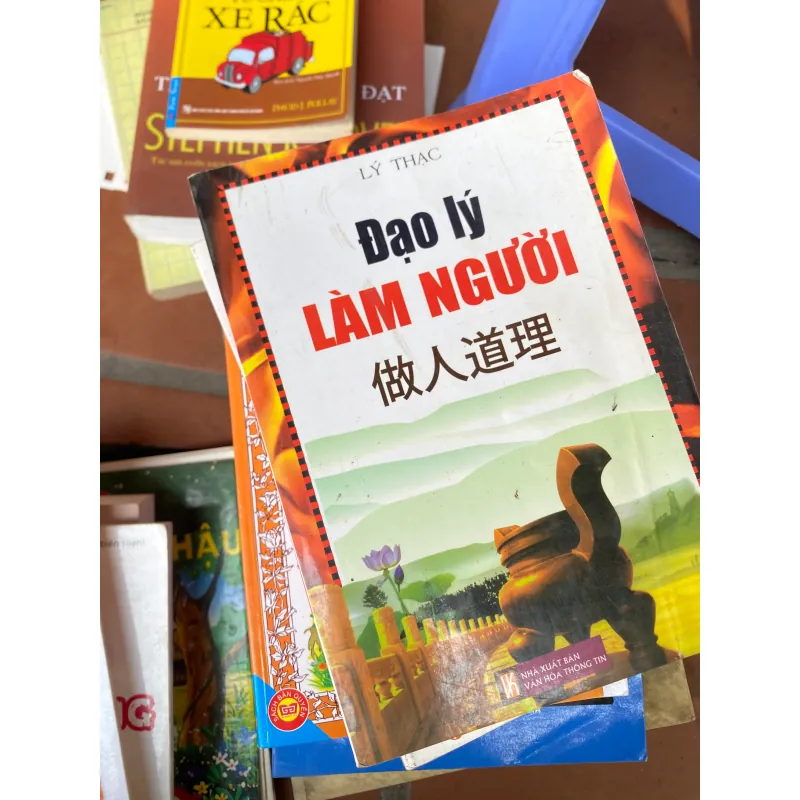 Sách đạo lý làm người 313869