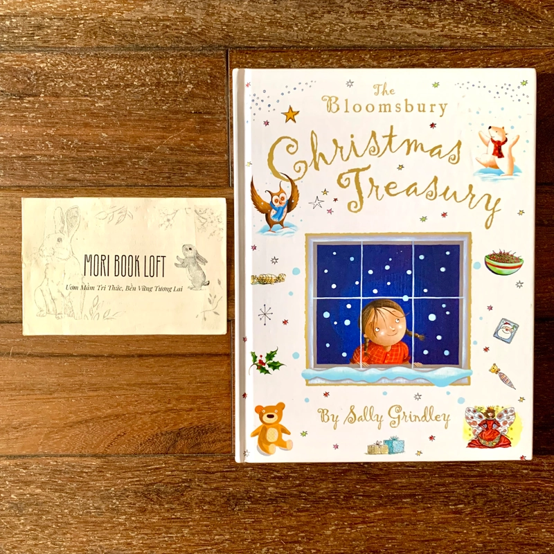 Sách ngoại văn Christmas Treasury, Used, Bìa cứng 360724