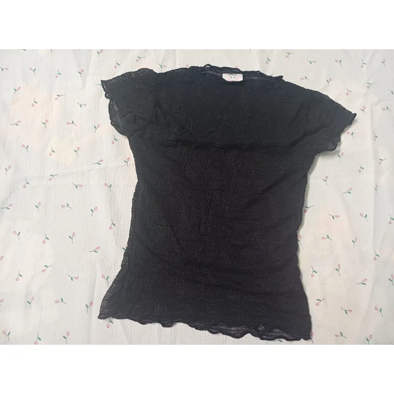 ÁO KIỂU NỮ VỚI PHONG CÁCH XUYÊN THẤU GỢI CẢM 739880