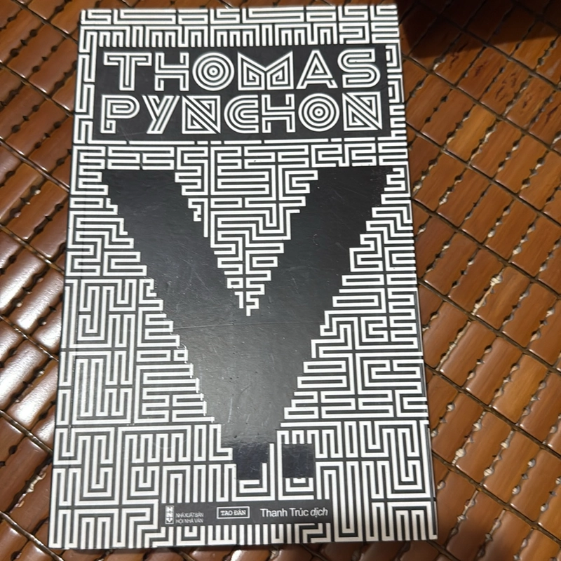 V - Thomas Pynchon 507826
