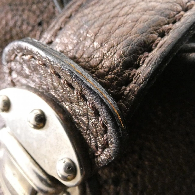 Túi xách vai Louis Vuitton Mahina XL M95714 611931