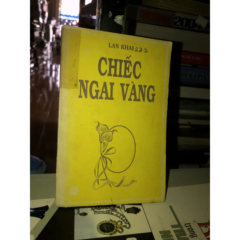 Chiếc ngai vàng - Lan Khai 1001161