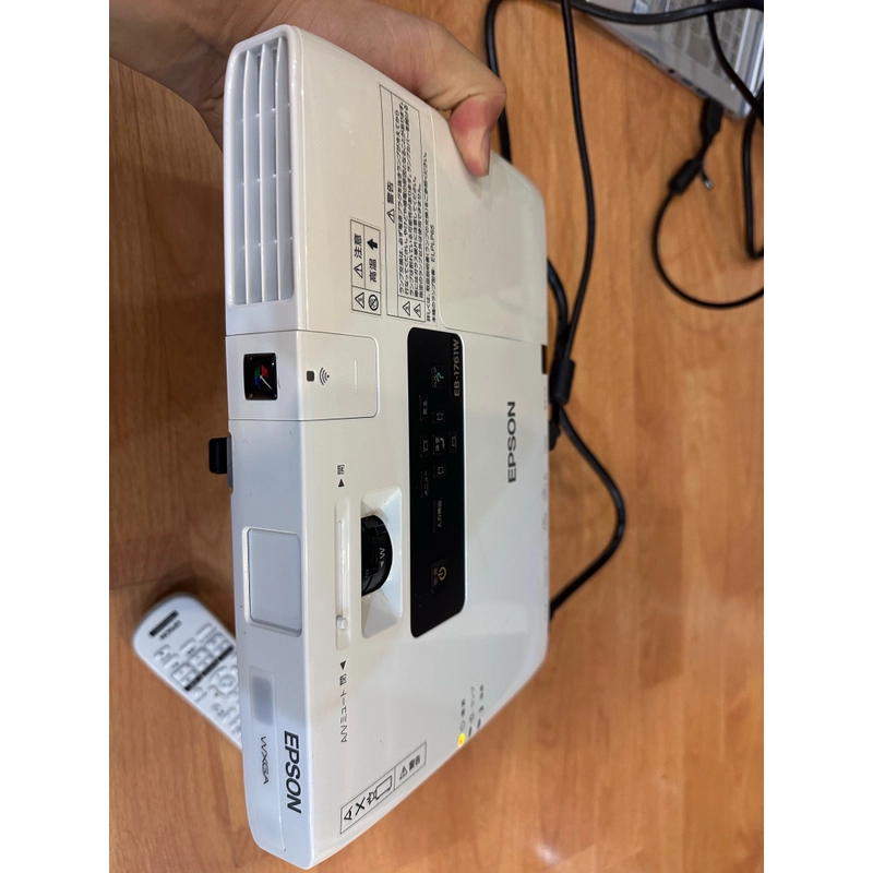 Máy chiếu Epson còn rất mới.  508949