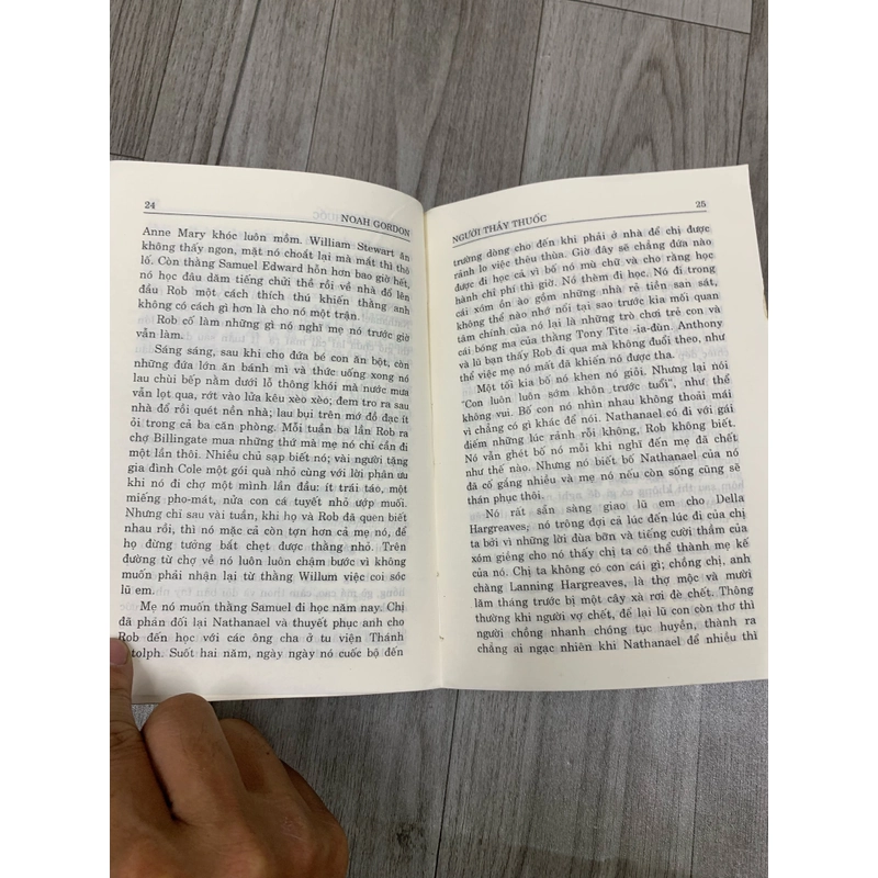 Người thầy thuốc - Noah Gordon. 1b3 518974