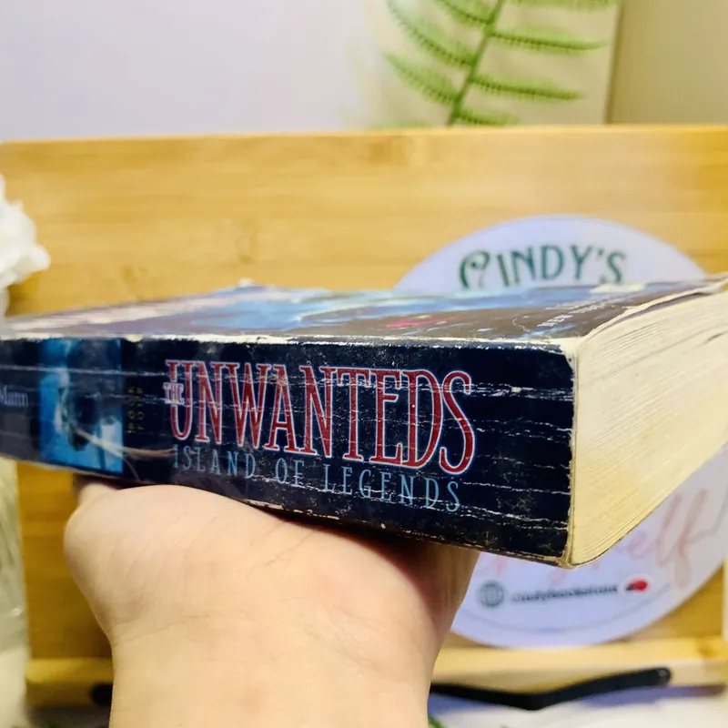[Sách tiếng Anh 2hand] Unwanteds - Island Of Legends 694544