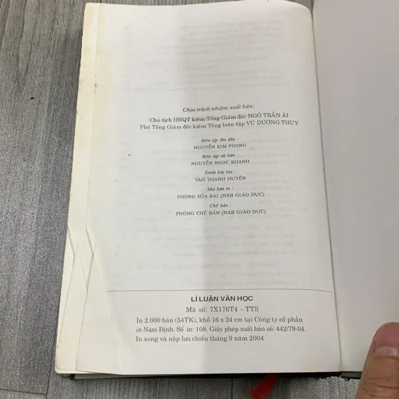 Lí luận văn học. 1a1 777781