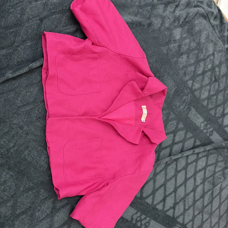 Áo vest dáng croptop sz s màu hồng 1025346