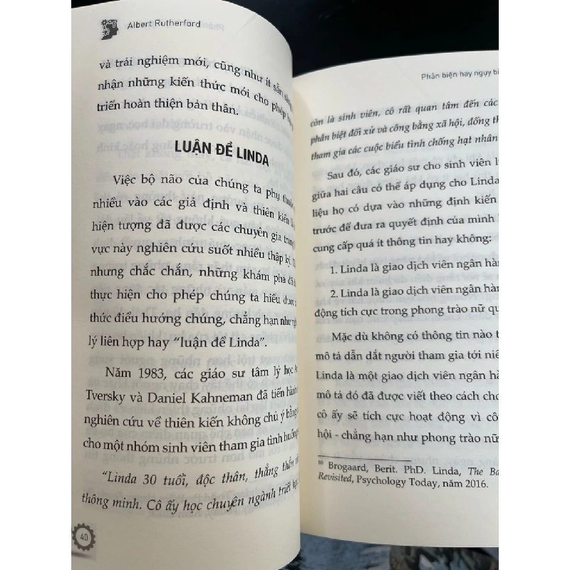 Phản biện hay nguỵ biện - Albert Rutherford 927467