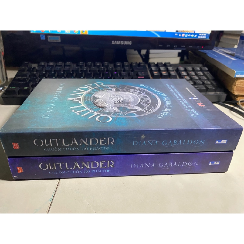 Outlander - Chuồn Chuồn Hổ Phách (Bộ 2 Cuốn)-Tác giả : Diana Gabaldon-Tiểu Thuyết 417786