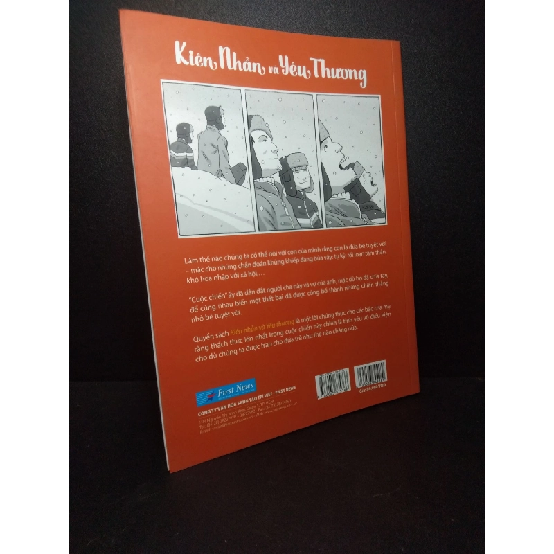 Kiên Nhẫn Và Yêu Thương mới 90% bẩn bìa HCM0810 912403