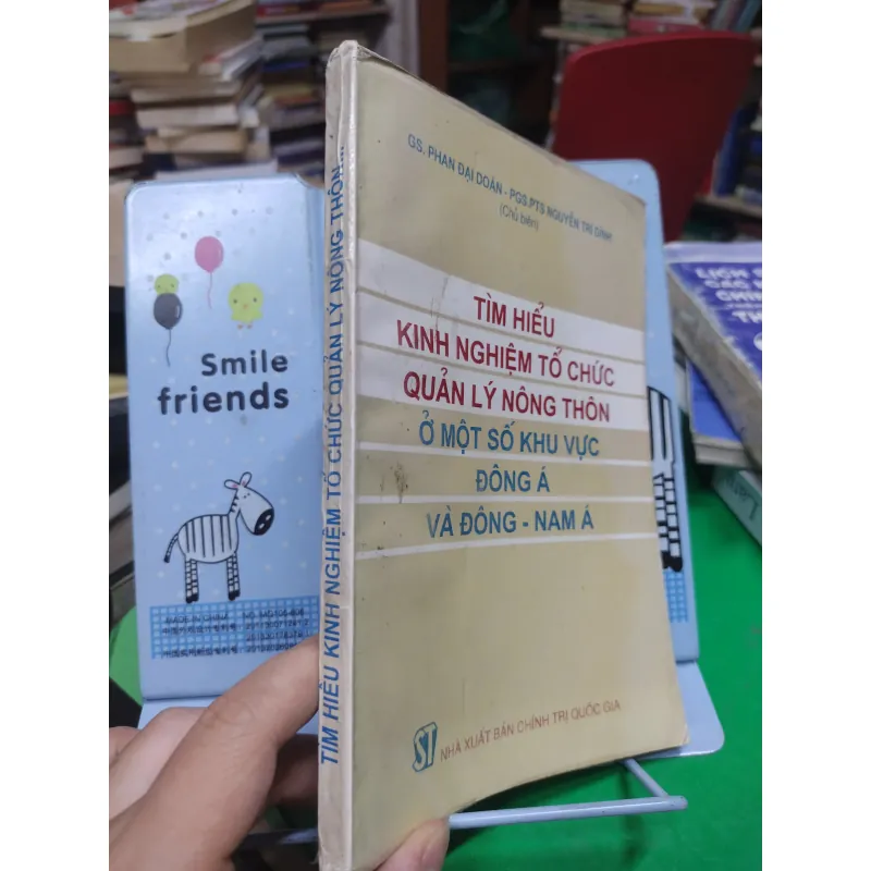 Sách: Tìm hiểu kinh nghiệm tổ chức quản lý nông thôn ở một số KV Đông Á và Đông Nam Á (A2) 716117