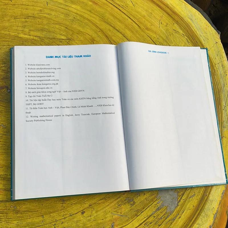 RÈN LUYỆN TƯ  DUY TOÁN TRẮC NGHIỆM THCS QUA KÌ THI TOÁN QUỐC TẾ KANGAROO SONG NGỮ ANH - V 734096