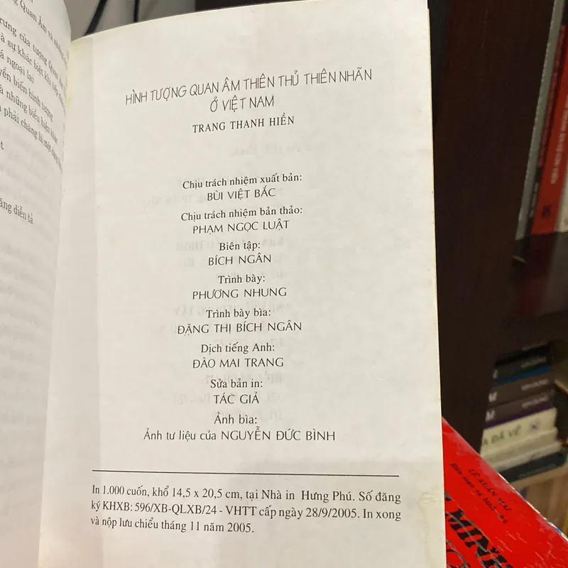 HÌNH TƯỢNG QUAN ÂM THIÊN THỦ THIÊN NHÃN Ở VIỆT NAM (XB 2005) 568649
