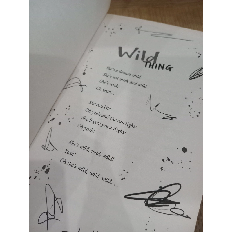 Wild thing gets a dog! - Emma Barnes 589375