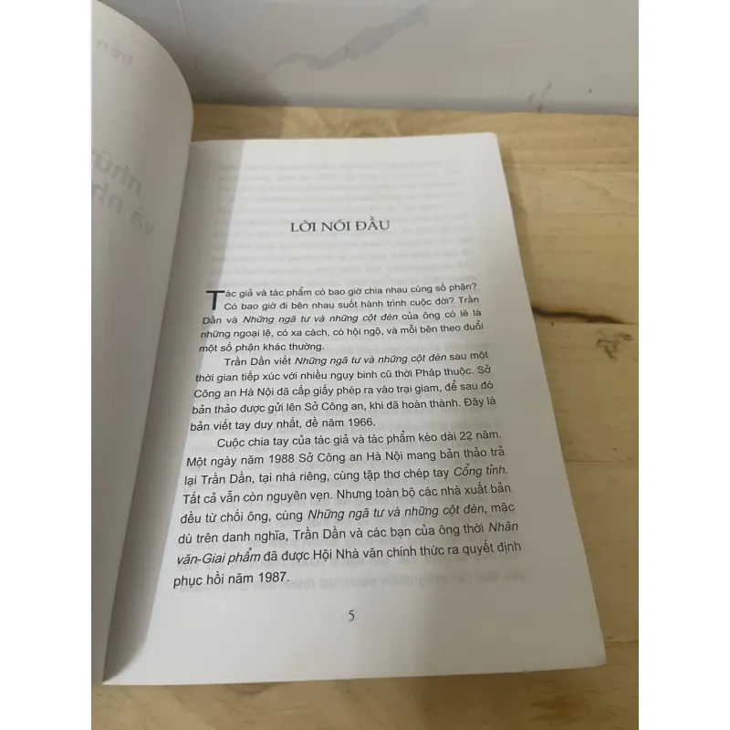 Trần Dần (những ngã tư và những cột đèn  1020256