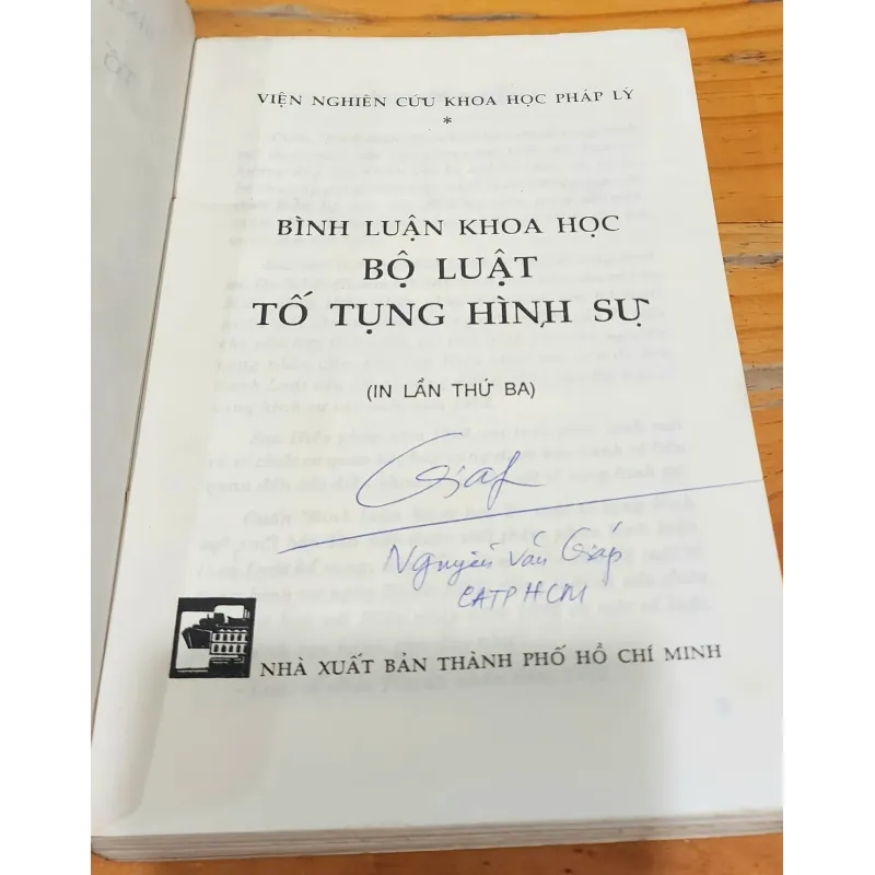 Bình luận khoa học: BỘ LUẬT TỐ TỤNG HÌNH SỰ (577 trang) 791936