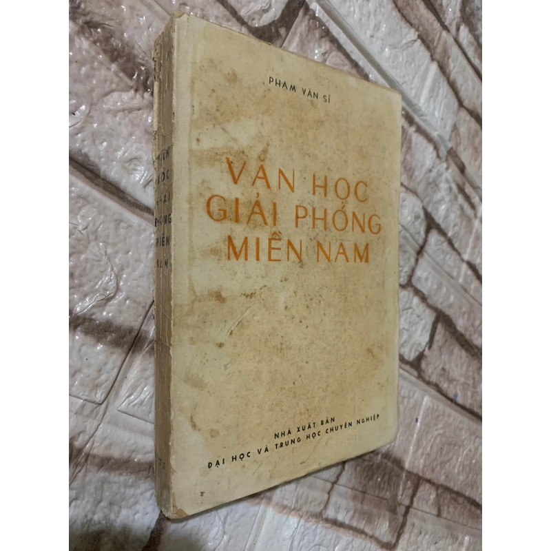 Vấn đề văn học giải phóng miền nam 1954-1970 - Phạm Văn Sĩ 539677