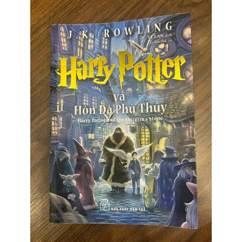 HARRY POTTER tập 1 - HÒN ĐÁ VÀ PHÙ THUỶ - Mới 85% 728203