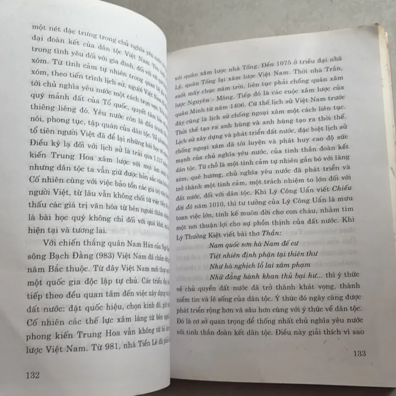Một số vấn đề về văn hóa văn nghệ - Trần Văn Bính 783520