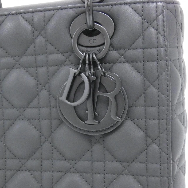Túi Christian Dior Lady Dior Medium M0565SLOI - Hàng hiệu Authentic 765572
