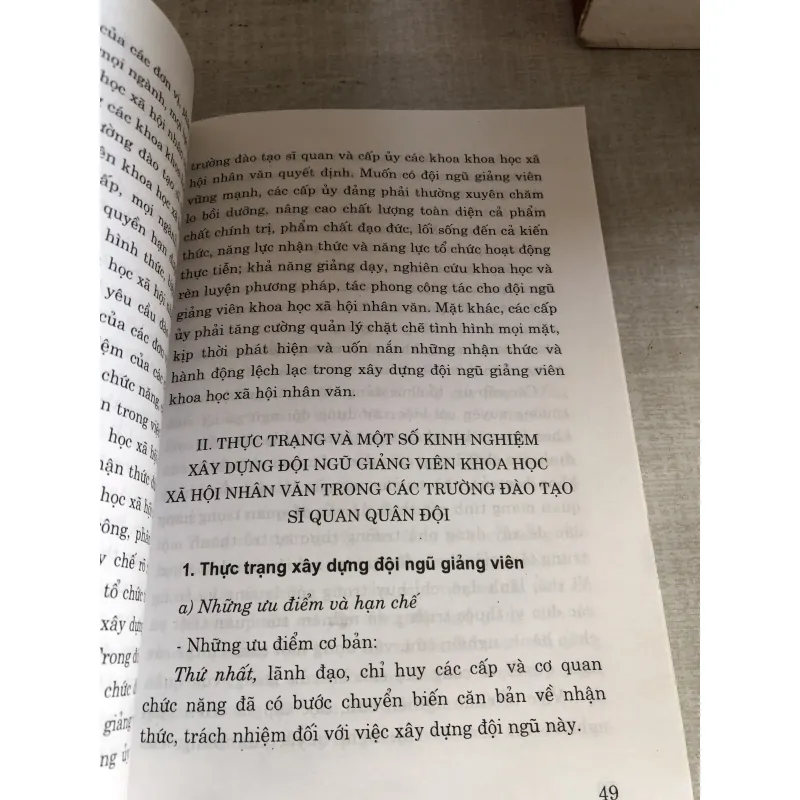 Xây dựng đội ngũ giảng viên khoa học xã hội nhân văn 782763