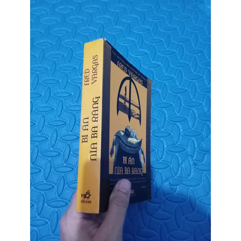 Bí ẩn nĩa ba răng 973718