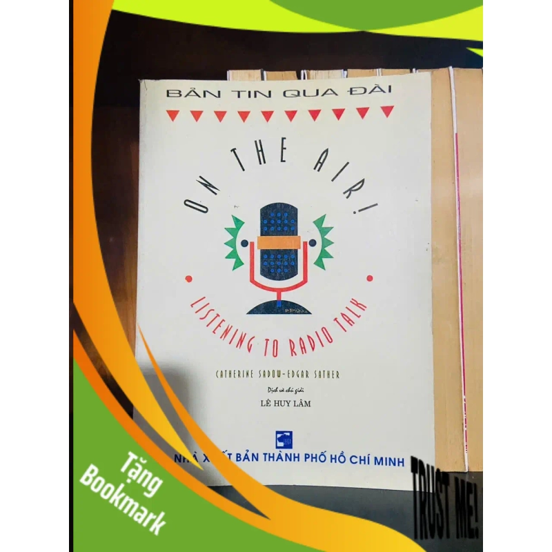 (TẶNG BOOKMARK) Bản tin qua đài HỌC NGOẠI NGỮ RBK2012-132 939272