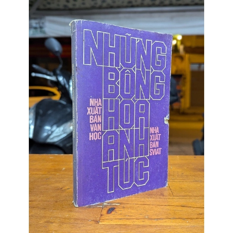 NHỮNG BONG HOA ANH TÚC - DƯƠNG NGỌC ĐỨC & NHÓM TÁC GIẢ DỊCH 279339