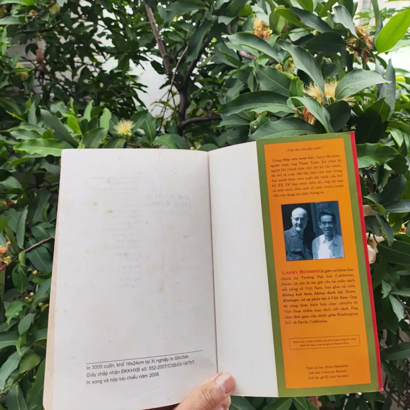 Điệp Viên Hoàn Hảo - Cuộc Đời Hai Mặt Không Thể Tin Được Của Phạm Xuân Ẩn 727402