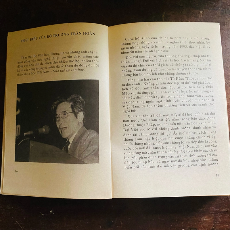 Việt Nam nửa thế kỷ văn học (1945-1995)  360733