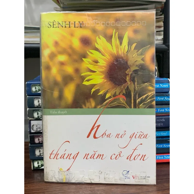 Hoa nở giữa tháng năm cô đơn — Sênh Ly 681740