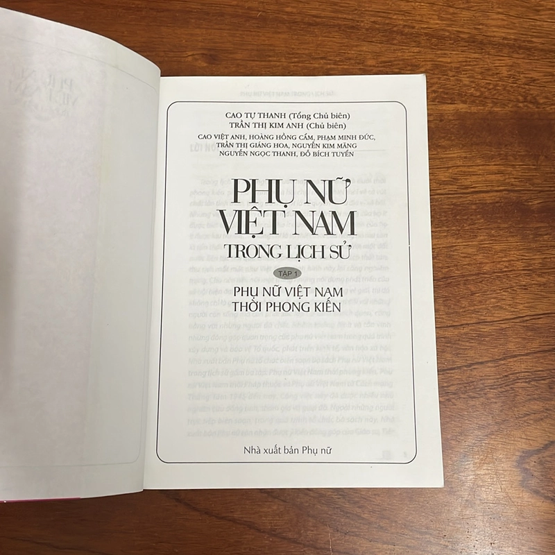 II Phụ Nữ Việt Nam Trong Lịch Sử _ Lịch Sử Việt Nam Thời Phong Kiến (Tập 1) - 2011 496179
