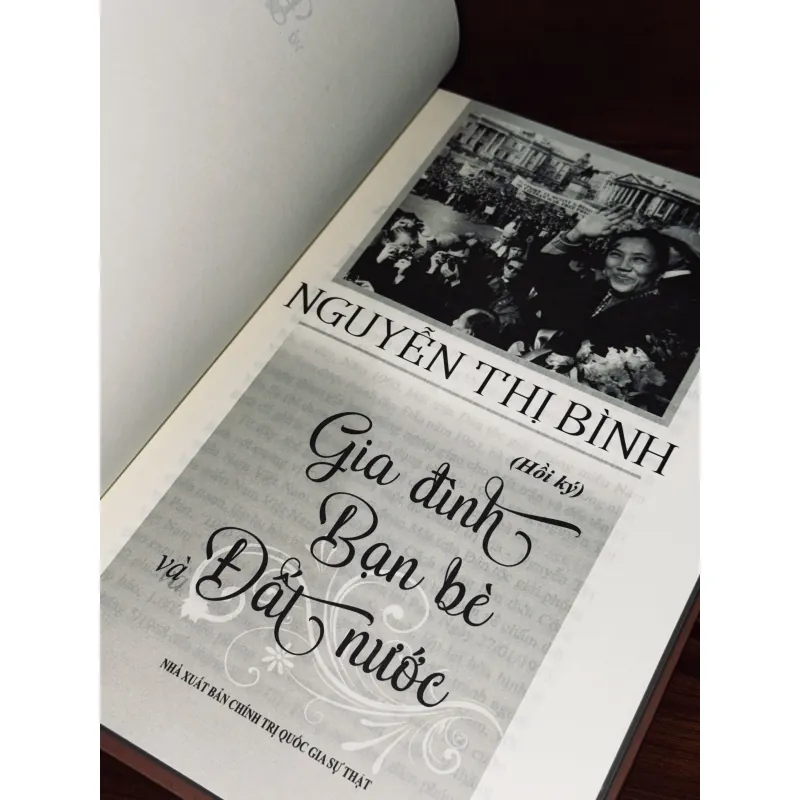 Gia đình, bạn bè và đất nước - Hồi ký Nguyễn Thị Bình 749252