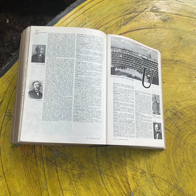 PETIT LAROUSSE- bìa cứng xuất bản năm 1961 596097