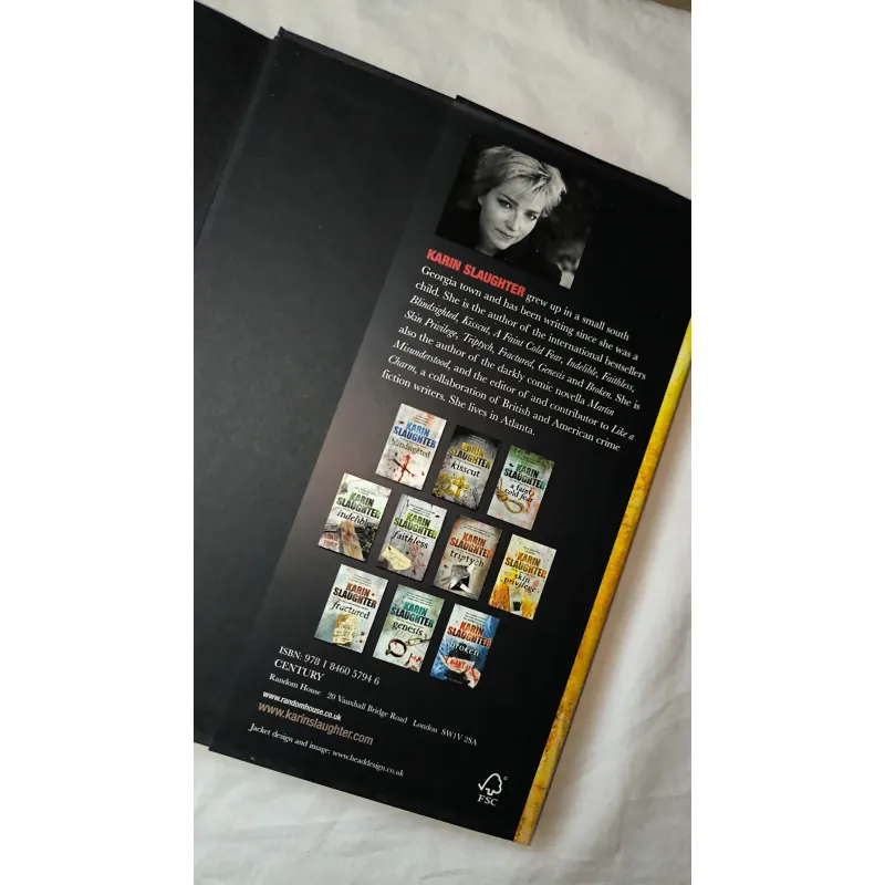 Crime fiction / Thriller / Psychological / Detective - FALLEN by Karin Slaughter khổ lớn 749008