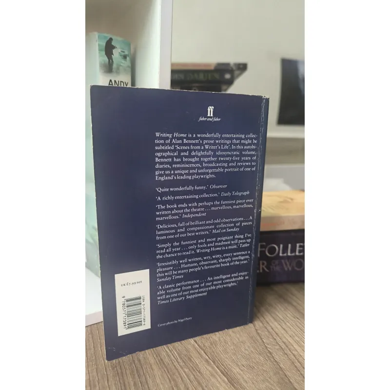 Writing Home (a collection of diaries, essays, and reflections) Alan Bennett 795614