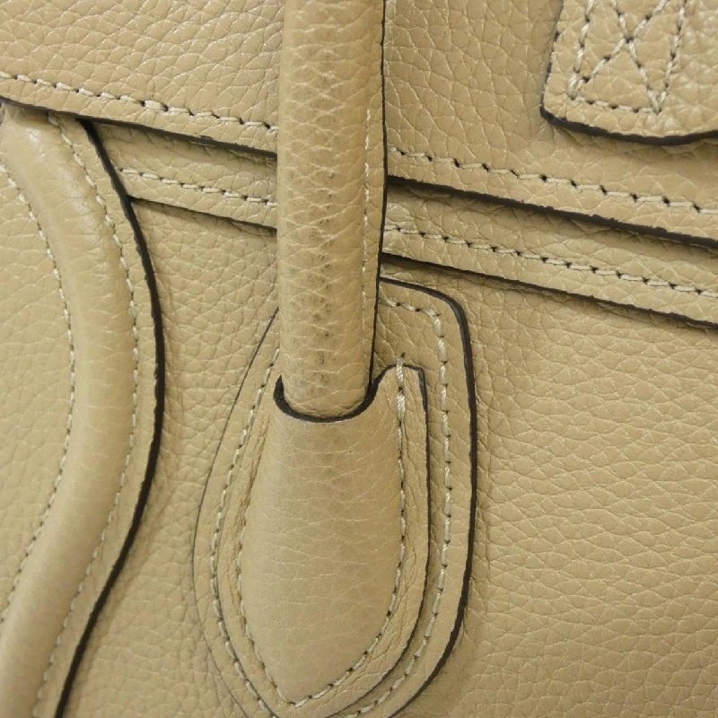 Túi xách Celine Luggage Nano 189243DRU 617310