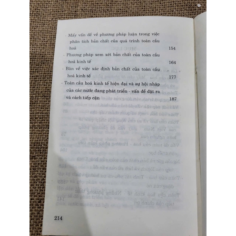Toàn cầu hóa " Phương pháp luận và phương pháp tiếp cận nghiên cứu - Nguyễn Đức Bình, ... 436070