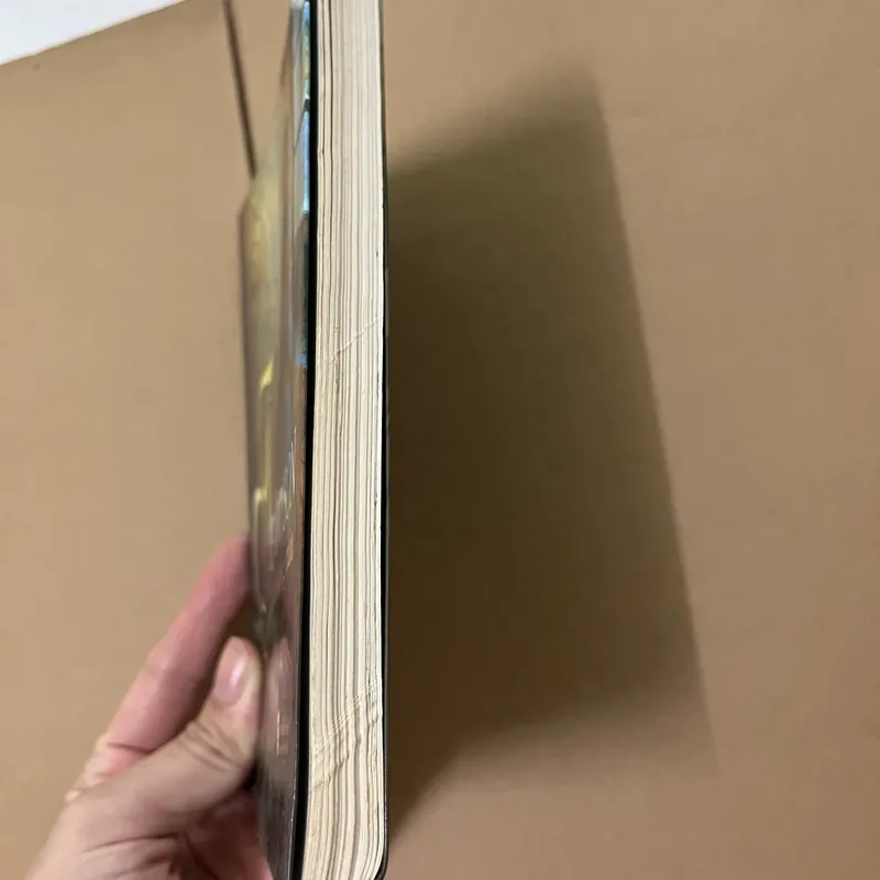 Lâu đài không màu  562928