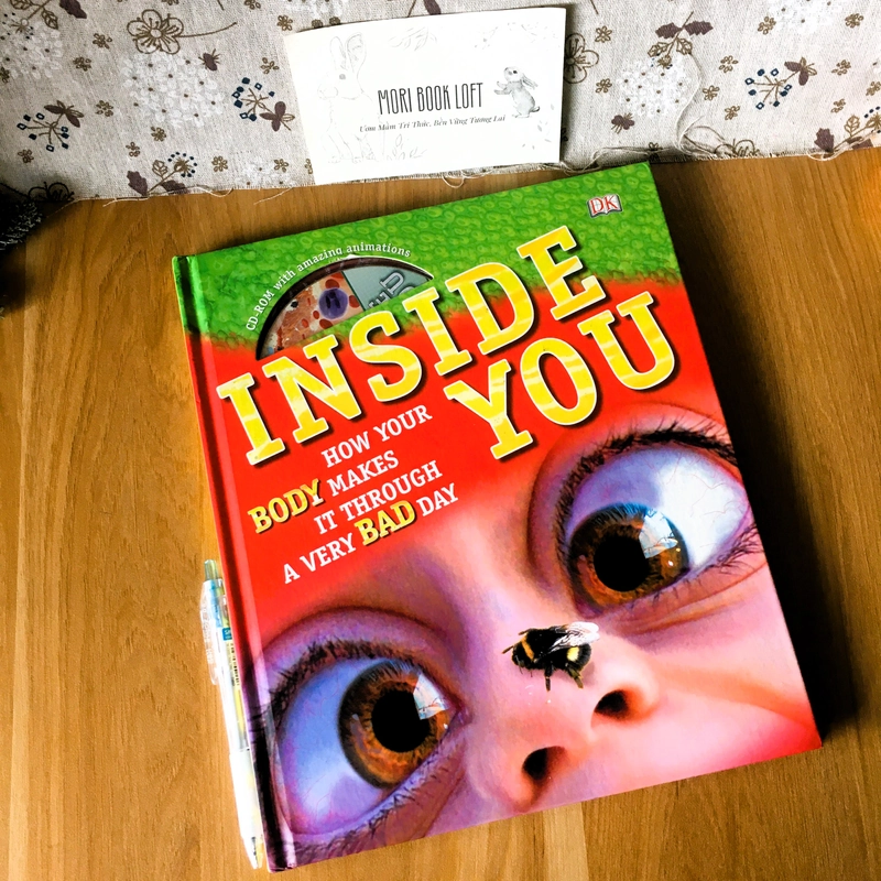 Sách tranh Inside You: How Your Body Makes It Through Every Day, Used, còn CD 442994