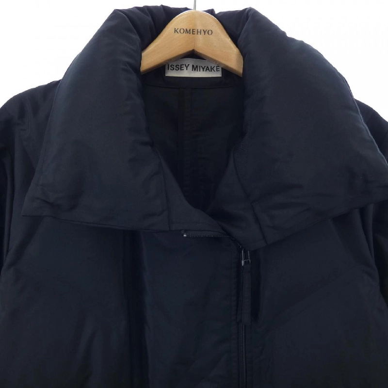 Áo khoác lông vũ ISSEY MIYAKE 637875