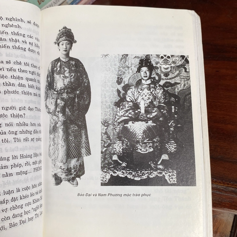BẢO ĐẠI - VỊ VUA TRIỀU NGUYỄN CUỐI CÙNG (XB 1999) 470535