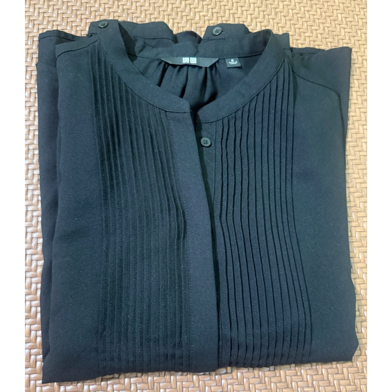 Sơ mi đen cổ trụ hạng UNIQLO 549919