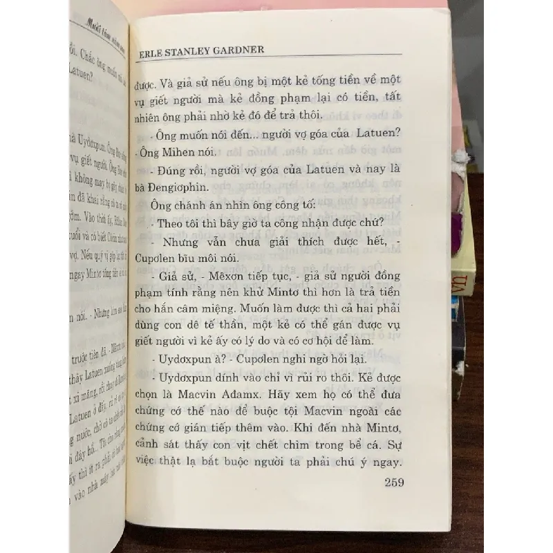 Mười tám năm sau hay con vịt chết chìm – Erle Stanley Gardner 560446