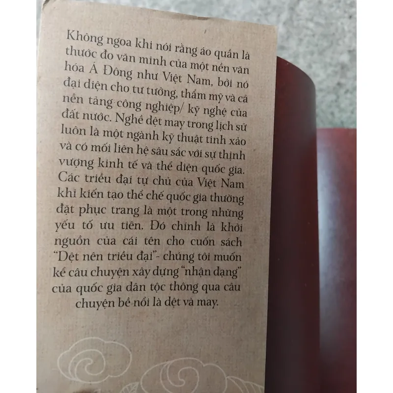 Dêt nên triều đại ( trang phục Việt thời Lê sơ ) 1022868