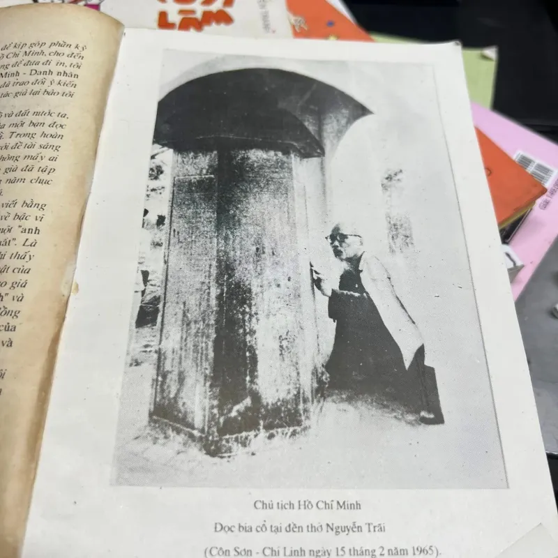 Hồ Chí Minh danh nhân văn hoá - Đào Phan - sách có chữ kí 1032418