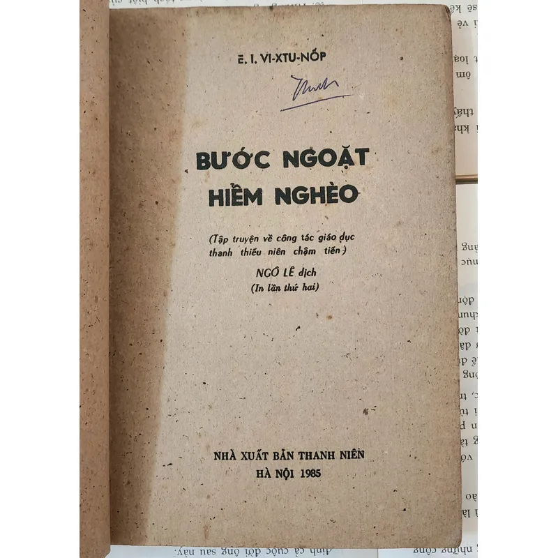 BƯỚC NGOẶT HIỂM NGHÈO - Tập truyện về giáo dục thanh thiếu niên chậm tiến ở Nga 712567