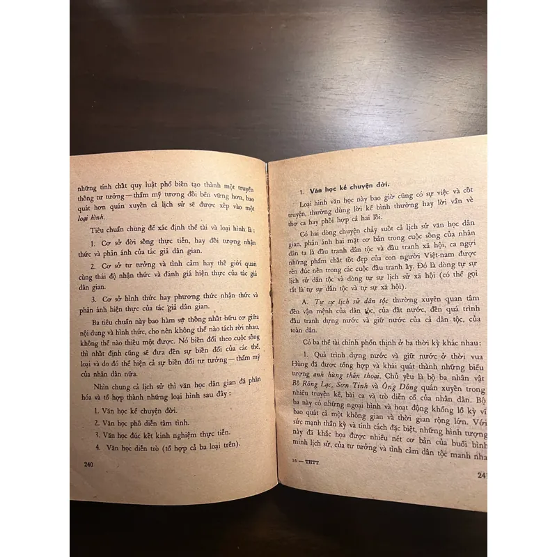📖 Tìm hiểu tiến trình văn học dân gian Việt Nam 590796