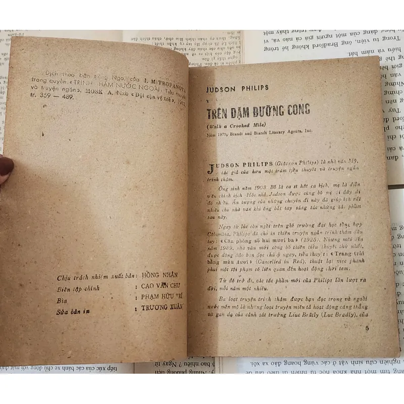 Tiểu thuyết trinh thám cổ điển: TRÊN DẶM ĐƯỜNG CONG 703958