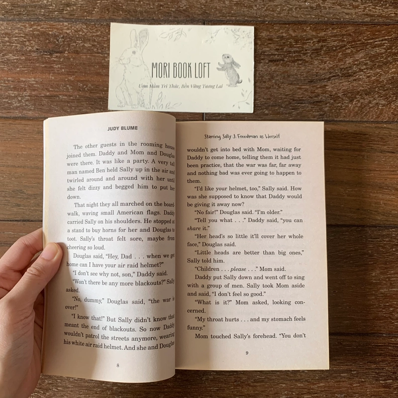 Sách ngoại văn Starring Sally J. Freedman as Herself – Judy Blume, Used, trình độ B2 498799
